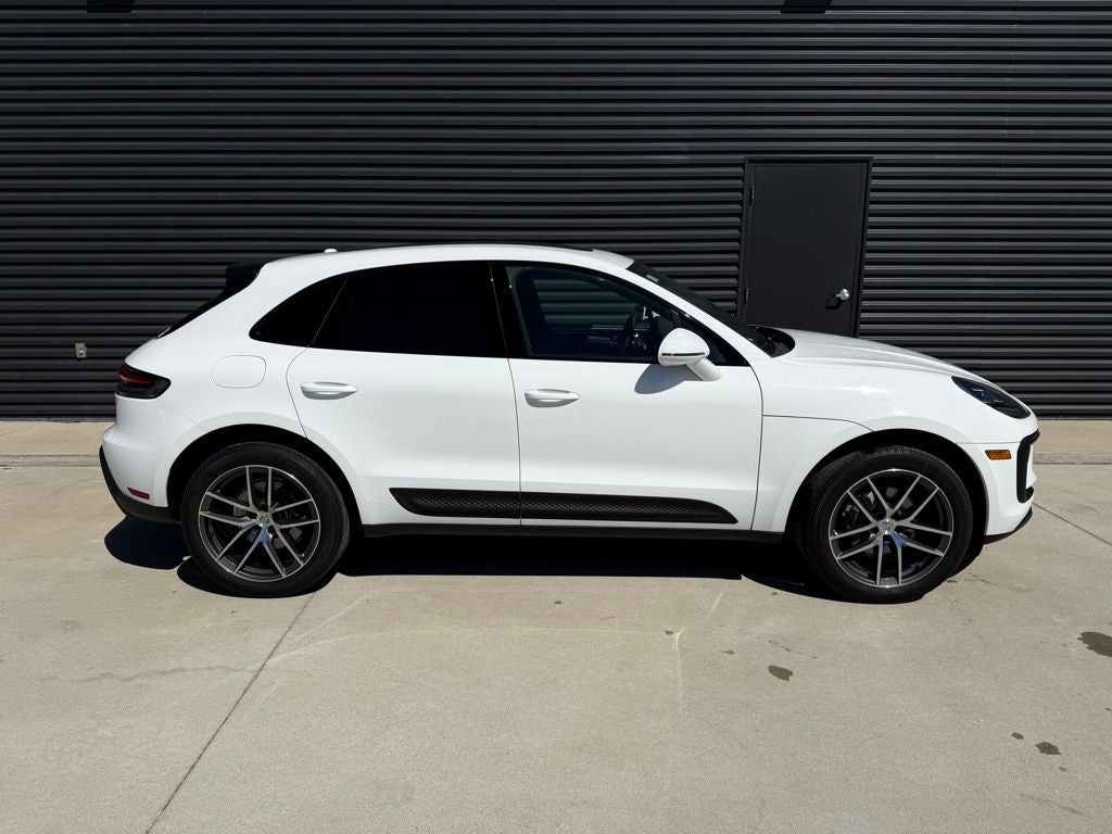 2023 Porsche Macan Base
