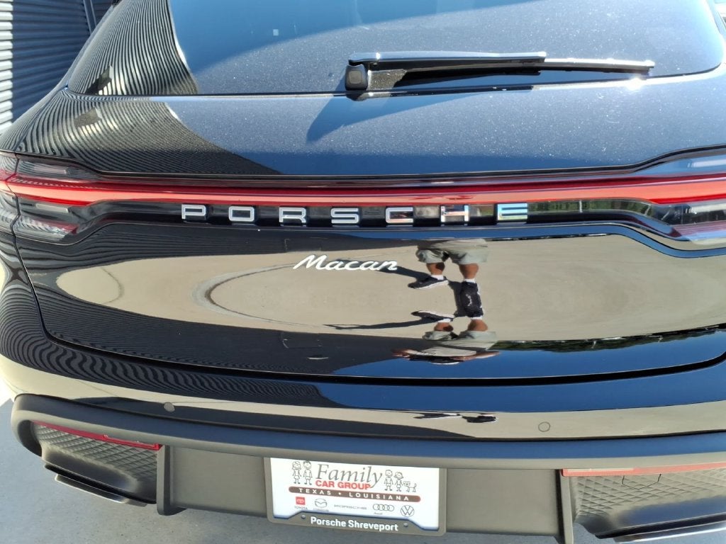 2026 Porsche Macan Base