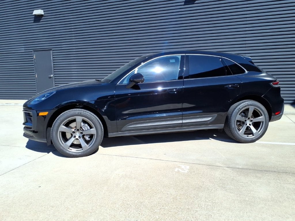 2026 Porsche Macan Base