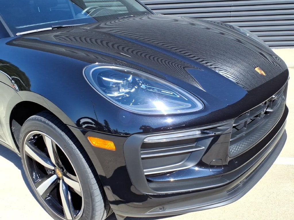 2025 Porsche Macan Base