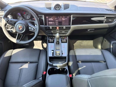 2025 Porsche Macan AWD