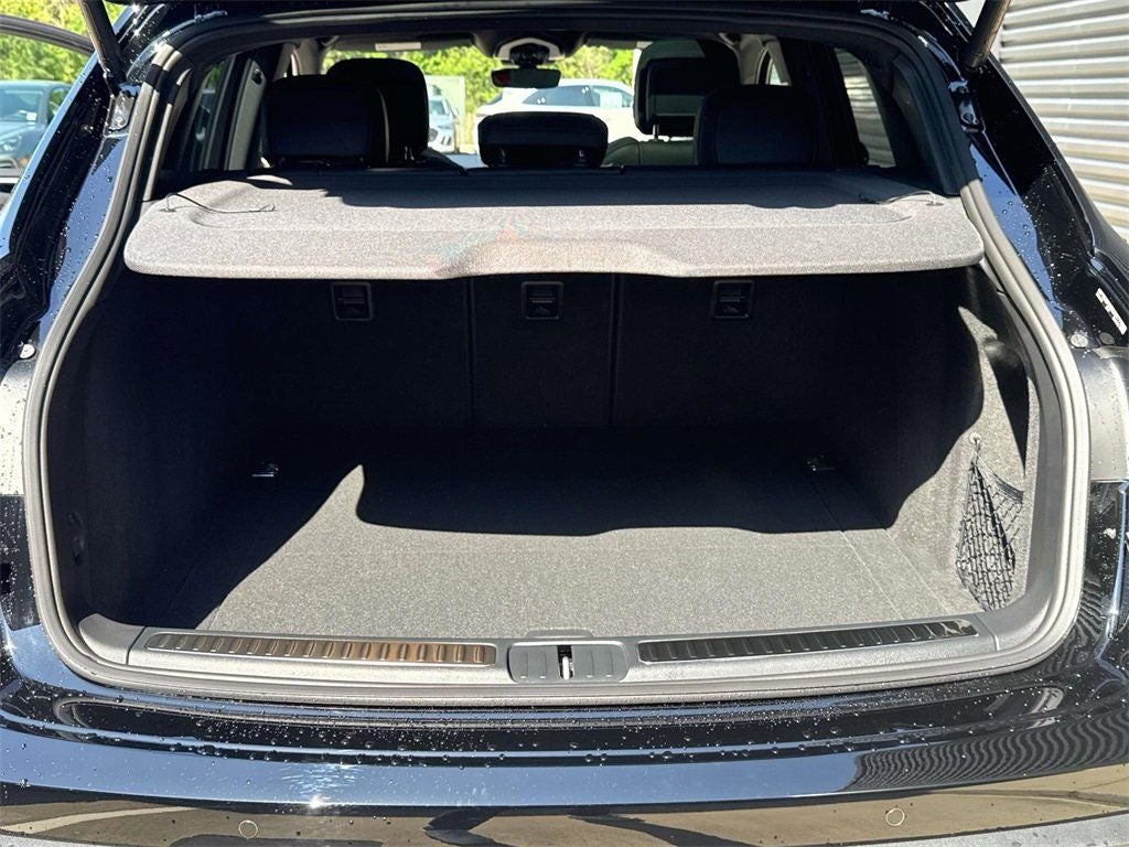 2025 Porsche Macan AWD