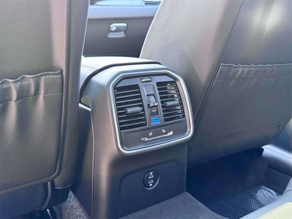 2025 Porsche Macan AWD