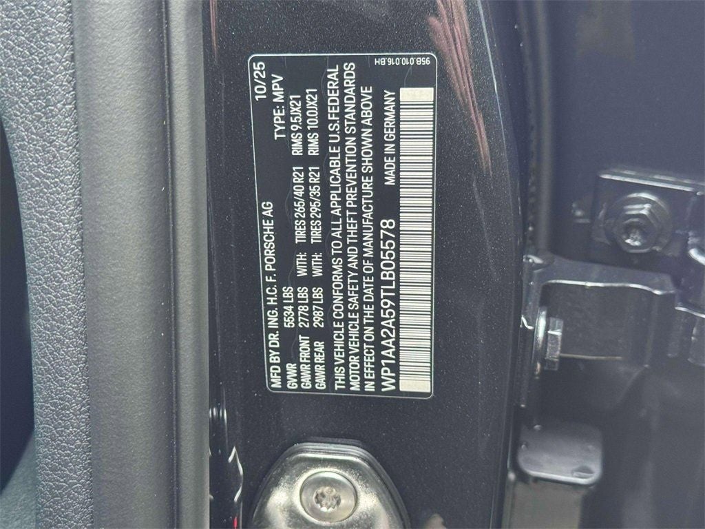 2026 Porsche Macan AWD
