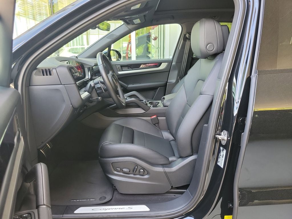 2025 Porsche Cayenne S